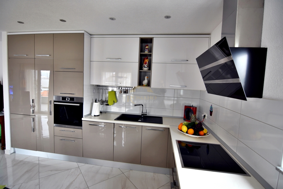 Casa finemente arredata a Čiovo/Okrug Gornji con splendida vista aperta